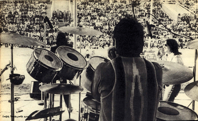 Nitty Gritty Dirt Band — американская кантри-фолк-рок-группа ԽՈՒՄԲԸ եՐևԱՆՈՒՄ 1977