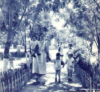 Детские-ясли 1952 Работница